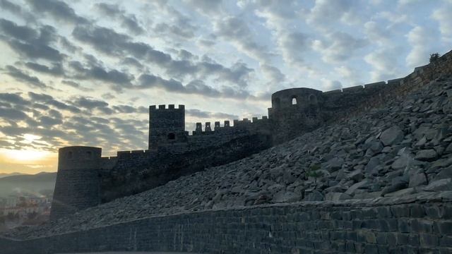 VLOG Грузия-Турция 2019 #3 Рассвет над Ахалцихе, путь по Абастумани, обсерватория и горные дороги смотреть онлайн