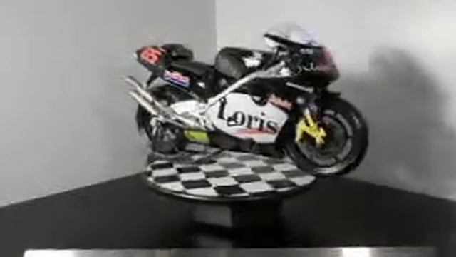 GUILOY 1/6 SCALE DIECAST MOTORCYCLE MOTO GP HONDA NSR 500 LORIS CAPIROSSI WEST HONDA PONS REF. 1626 смотреть онлайн