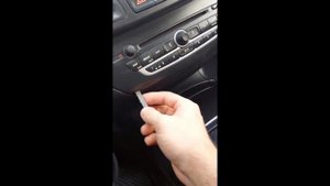 Как снять магнитолу Рено лагуна 3 2009 года выпуска!