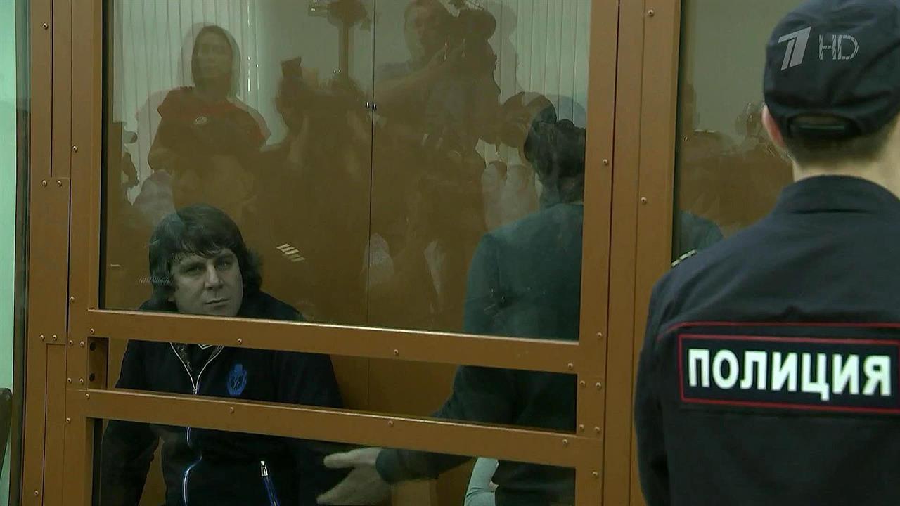 В Московском окружном военном суде присяжные готовят вердикт обвиняемым в убийстве Бориса Немцова
