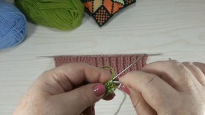 Эластичный край и набор петель с дополнительной нитью  резинки 1х1 и 2х2