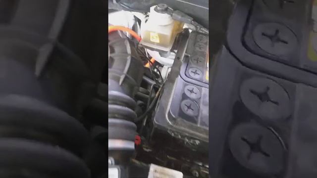 Как провести плюсовой провод из под капота в салон на Ладе смотреть онлайн