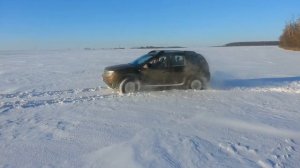 дастер по снегу