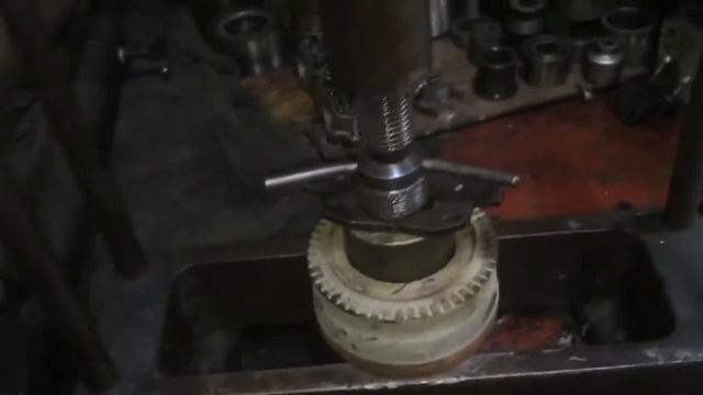 Iveco Daily замена подшипника передней ступицы. смотреть онлайн