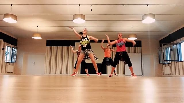 Katarzyna Cyunczyk Zumba - Rumba Zumba смотреть онлайн