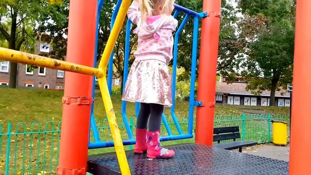 ТЫ СПИШЬ БРАТ ДЖОН Живая КУКЛА на Прогулки Игры с детьми песенки для детей Влог ребенок В КОЛЯСКА смотреть онлайн