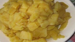 Окрошка на айране и кефире с сардельками