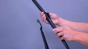 Michelin Hybrid Wiper Blade Hook Arm Installation (US)