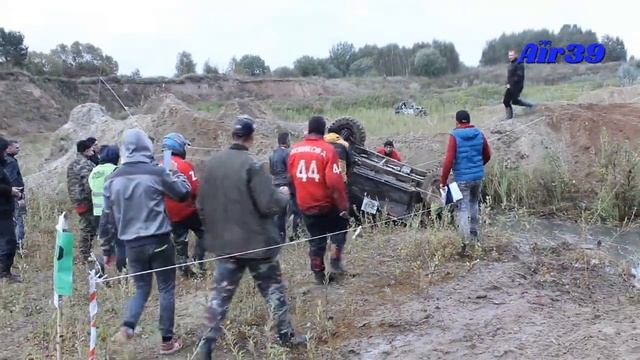 Offroad.4x4. Машина перевернулась на соревнованиях. Скорость и грязь.