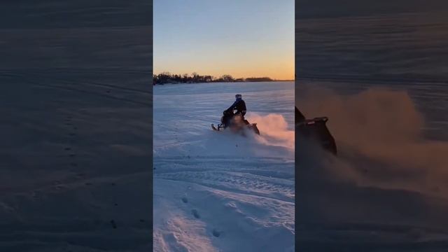 Snowmobiling #snowmobiling #jump смотреть онлайн