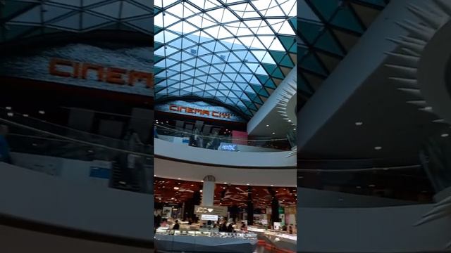 Київ. ТРЦ "Ocean Plaza".