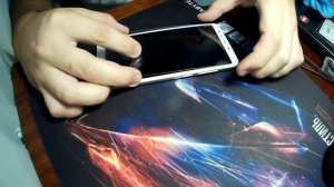 Как приклеить защитное стекло на смартфон (Xiaomi Redmi 5)