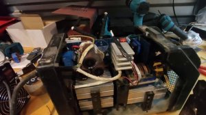 Сравниваем КЕДР UltraMMA-220 Compact и Elitech ИС 180