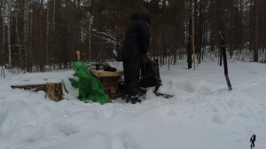 №12. Пешком в тайгу к участку. Навожу порядок в лагере. Готовлю место под навес