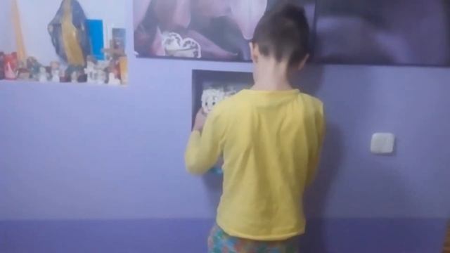 Братья Даник и Владик проходят мини-квест на 23 февраля смотреть онлайн