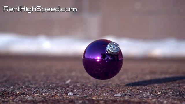 Ornament Smashed at 5,000fps смотреть онлайн