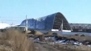 Решил сэкономить, построил полукруглый ангар за 3нед., вместо прямостенного каркасного