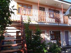 Феодосия отдых с детьми. Забронировать номер в Феодосии недорого. «Клары Цеткин, 18» ГОСТЕВОЙ ДОМ