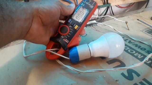 QUAL LÂMPADA USAR NO OFFGRID 12V OU 127V ??? смотреть онлайн