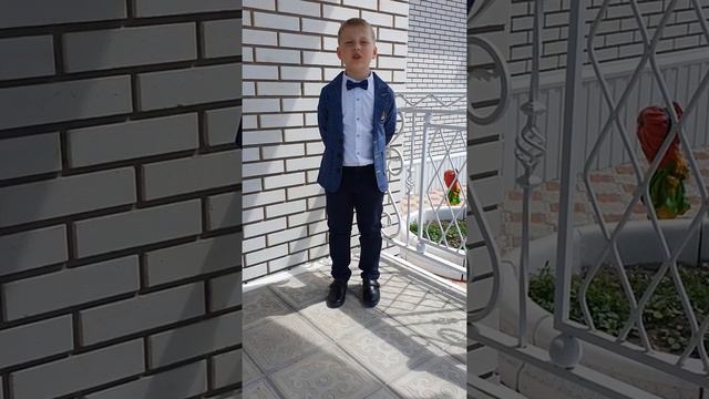 Слова благодарности Саши Нестеренко своим воспитателям смотреть онлайн