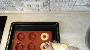 Пончики в духовке . Вкусные пончики