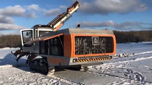 Буровая установка ZEGA D460A с погружным пневмоударником (ППУ). Складывание мачты.