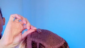 Дополнительная фиксация парика.