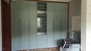 Красивый шкаф в спальню