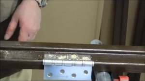 Врезка универсальной петли (установка межкомнатных дверей в СПб)