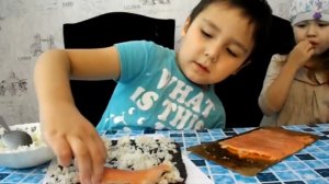 ✌ Дети готовят СУШИ (роллы) дома сами и познают Японскую КУХНЮ