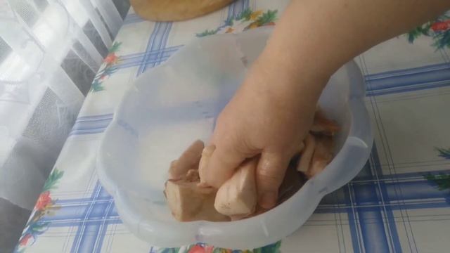 Мясо в рукаве на луковой подушке. смотреть онлайн