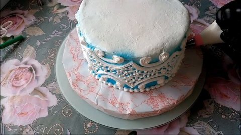 Украшаю торт Медовик. Кремовые торты.