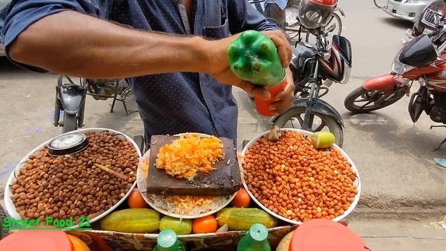 This Man Sells Extremely Clean Chana Chaat Masala | Indian Street Food | tasty chana chat | SF21 смотреть онлайн