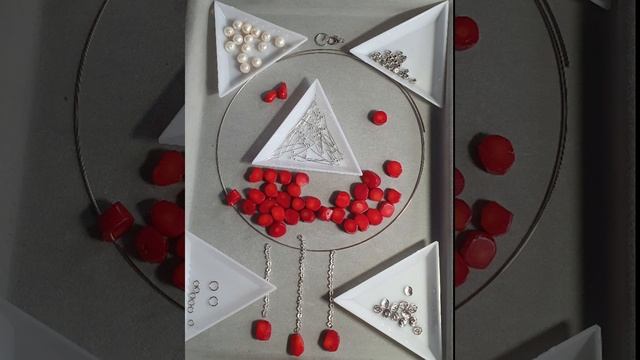 Coral and Perl. Chockers in Gold and silver смотреть онлайн