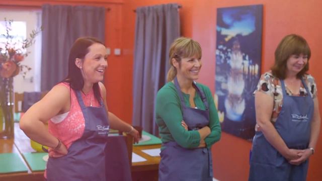 | Paul Bradford Sugarcraft School смотреть онлайн