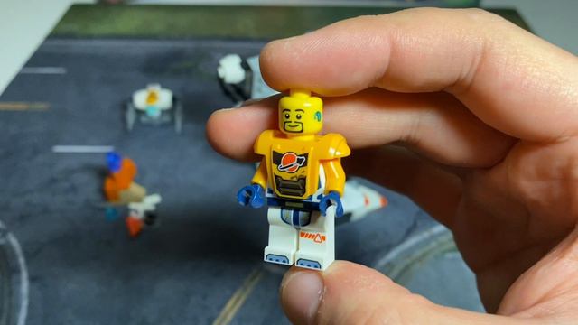 ДВА РАЗНЫХ НАБОРА ЛЕГО смотреть онлайн