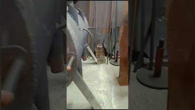 Обзор на буржуйку в рабочем гараже сделанную своими руками смотреть онлайн