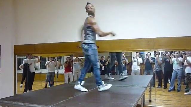 Reggaeton with Yoandy смотреть онлайн