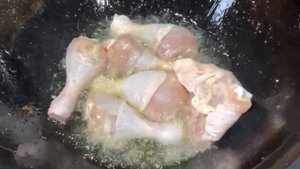 Тушеная картошка с курицей в казане