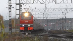 ЭП2К-101 с почтово-багажным поездом № 990