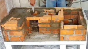 ДровянАЯ печь из цемента и керамической плитки.