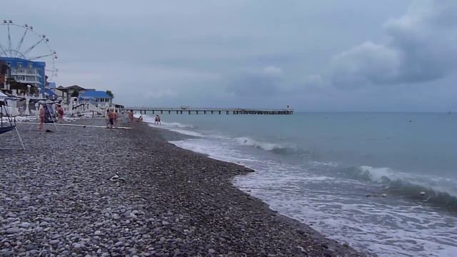 Лазаревское, море после дождя