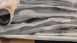 Еще один простой способ для создания неповторимой столешницы из эпоксидной смолы Metally Epoxy.