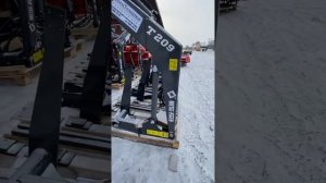 Обзор Фронтального погрузчика Metal-Fach T 209