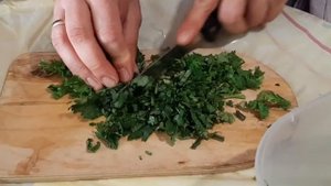 Чкмерули в казане на костре. (Курица по грузински в сливочном соусе).