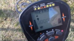 Тест небольшой металлоискателя MD 830 на золото и бронзу.