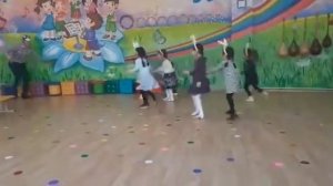 Музыкальная игра Зайчики