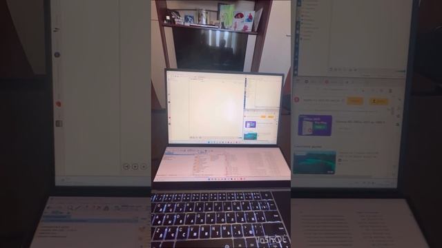 Ноутбук с двумя экранами смотреть онлайн