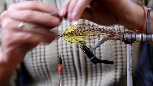 Вязание мушек: Щучья мушка Bucktail Streamer