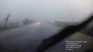 Ливанул так ливанул!!! Ураган и ливень на дороге.